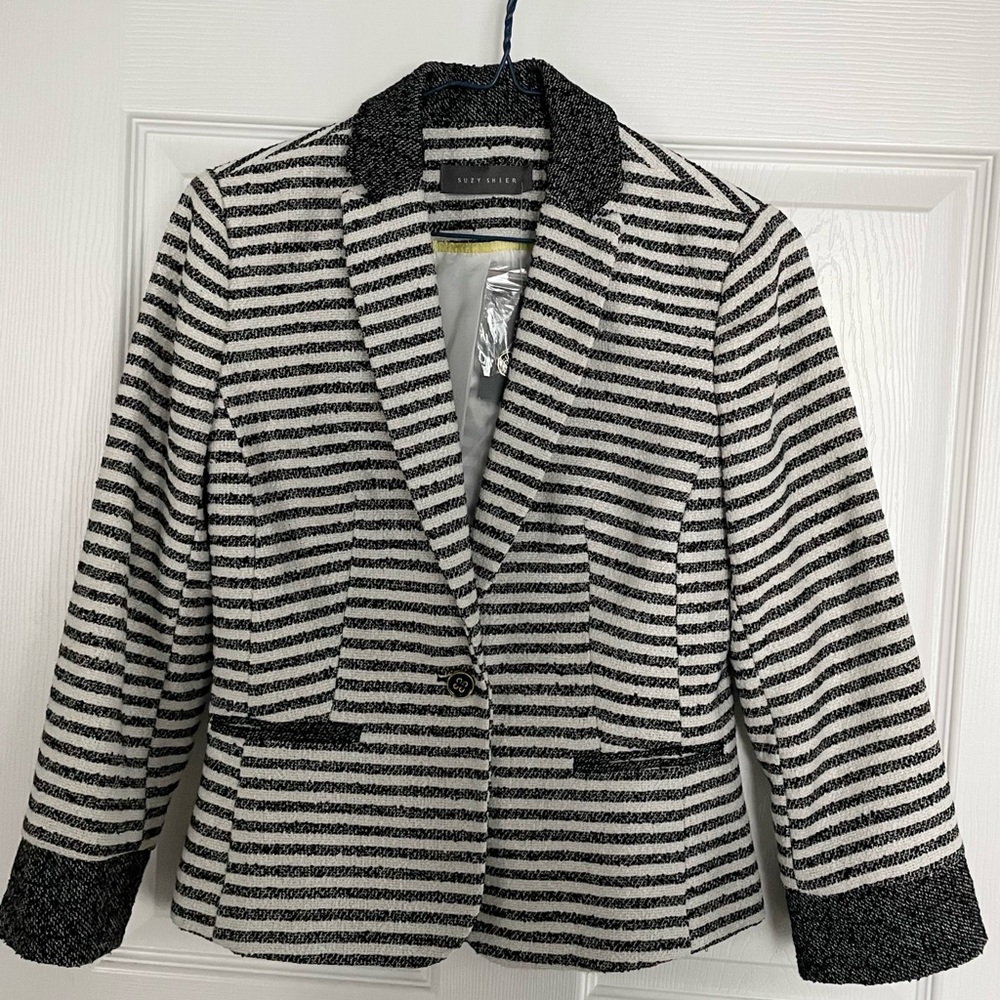 XS striped grey and off white blazer with single button.